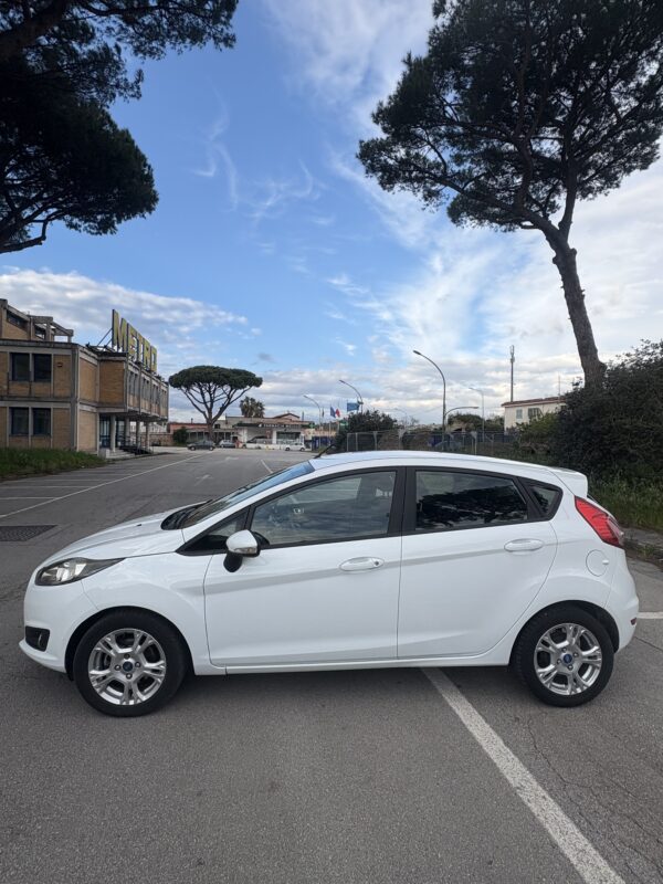 FORD FIESTA 1.4 TITANIUM BENZINA/GPL CASA MADRE - immagine 4