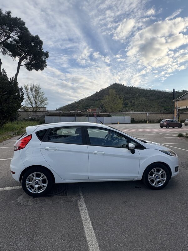 FORD FIESTA 1.4 TITANIUM BENZINA/GPL CASA MADRE - immagine 5